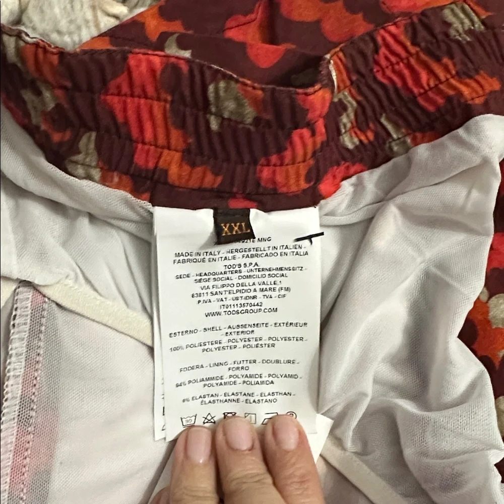 JP Tod's Men's Tod's red cloud-printed swim‎ shorts. Size xxl